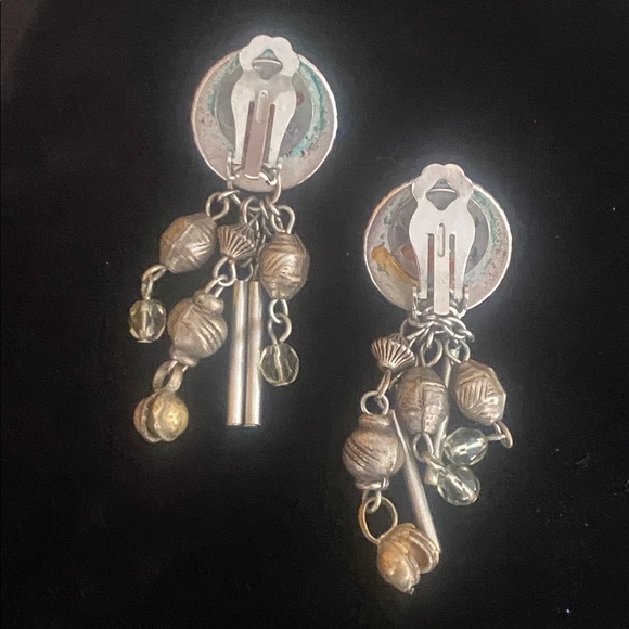 Vintage Silver Tone Dangle Clip On Earrings - Picture 5 of 6